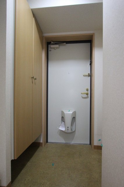 玄関　同物件、別号室のものです。