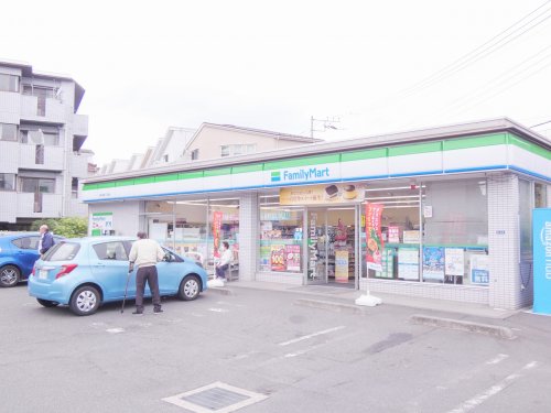 コンビニ　ファミリーマート 神木本町二丁目店（コンビニ）まで618m