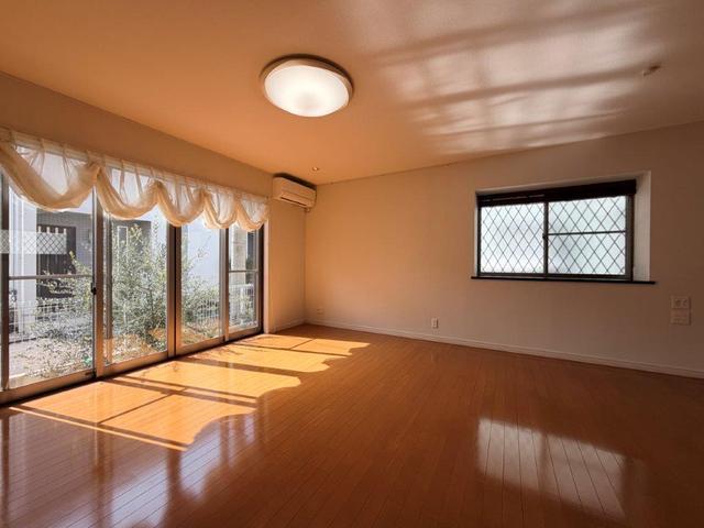 居室・リビング　居室／ＬＤＫ約２０帖