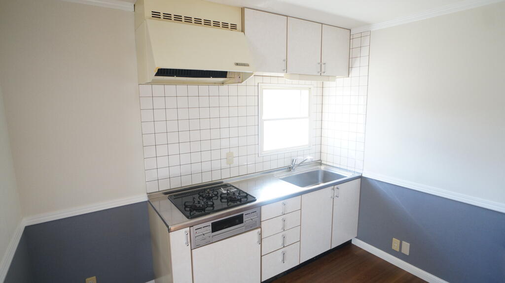 キッチン　システムキッチン（3口ガスコンロ・グリル付き）