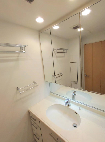 洗面設備　※別部屋の参考写真です。
