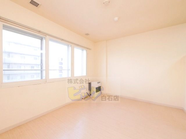 居室・リビング　広々リビングです♪