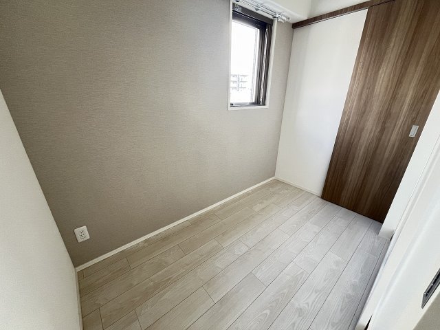 その他部屋・スペース　開放的な寝室です