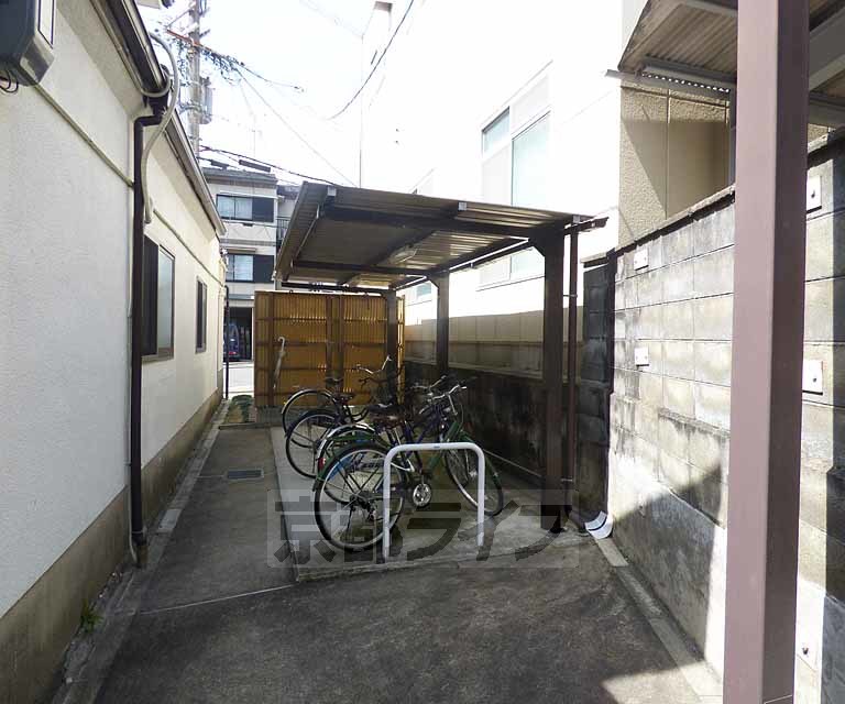 その他共有部分　たくさんとめられます。