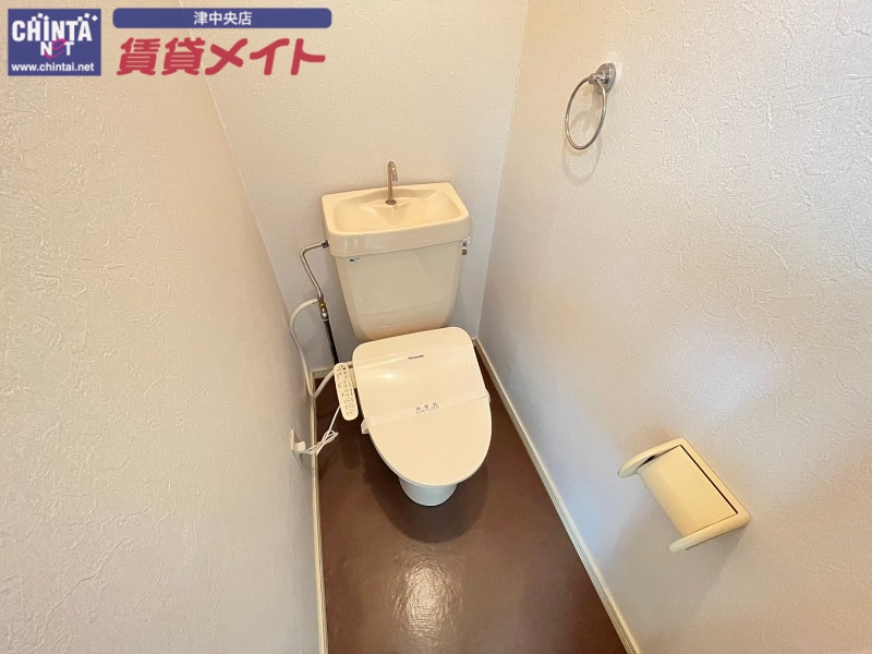 トイレ　別部屋の写真です