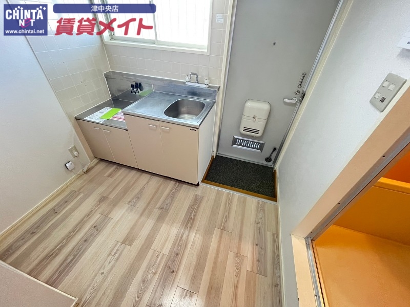 玄関　別部屋の写真です