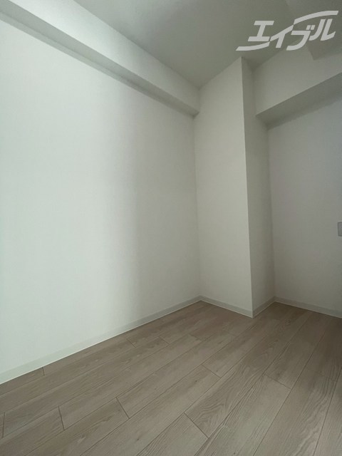 その他部屋・スペース　洋室３．５帖、セミダブルベッド置けます！