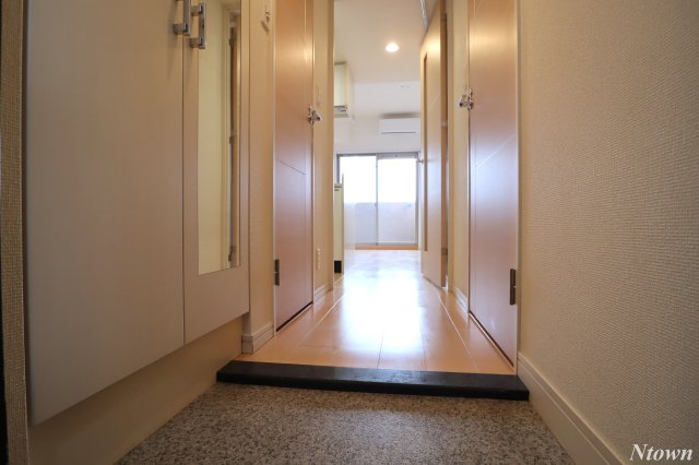 玄関　落ち着いた玄関です