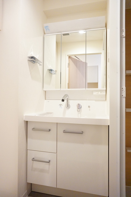 洗面設備　独立洗面台なら落ち着いて身支度ができます☆