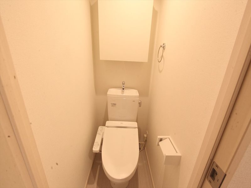 トイレ　温水洗浄便座付トイレ