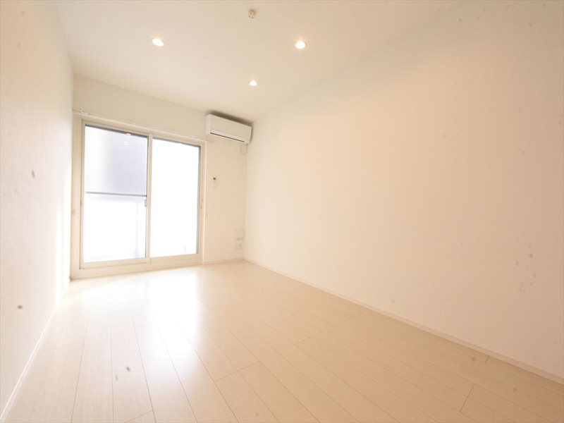 その他部屋・スペース　洋室7.7帖　エアコン完備　バルコニーに面しています