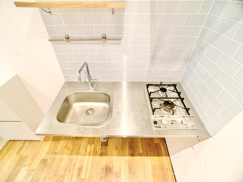 キッチン　スタイリッシュなシステムキッチン