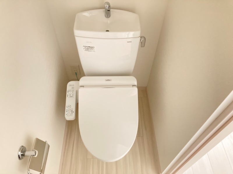 トイレ　※別部屋写真、現状優先