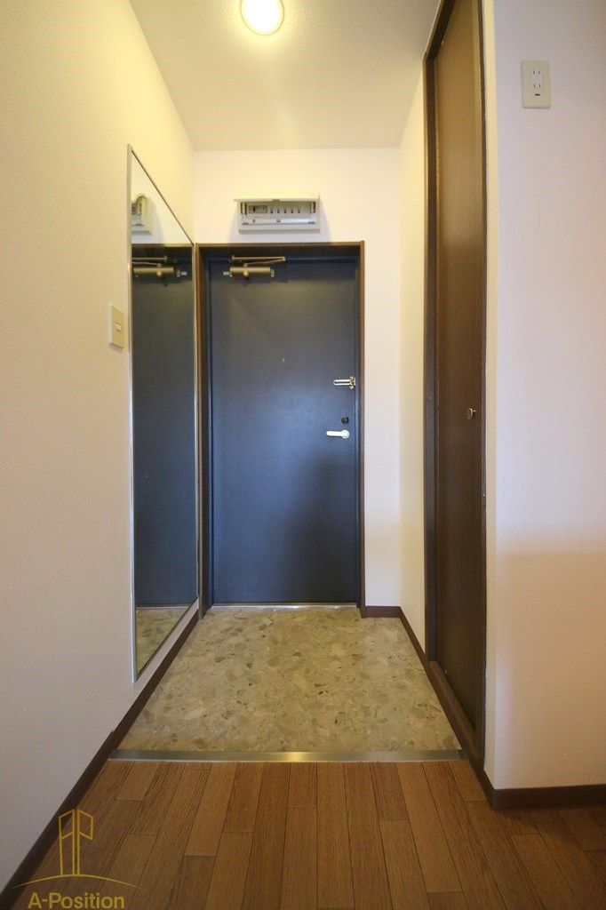 玄関　クレール谷町