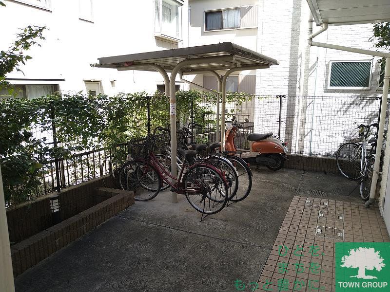 その他設備　駐輪場　自転車＆原付のみ駐輪可