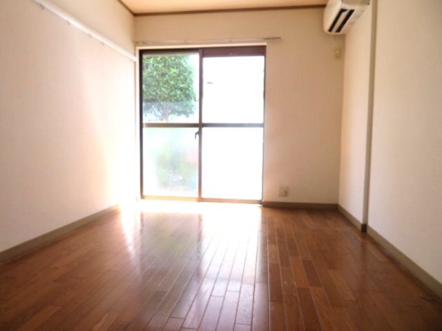 居室・リビング　※別号室の写真