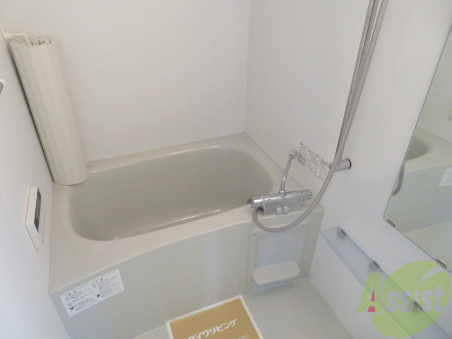 バス・シャワールーム　バスルームはこちらです。広々としてゆったり休めます。