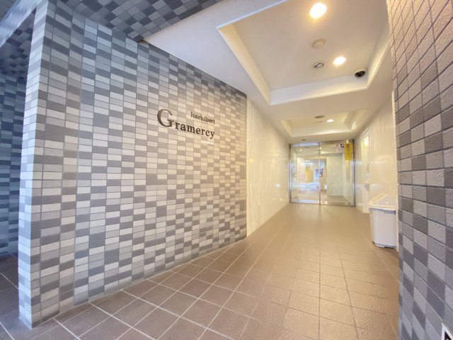 エントランス　グラマシー立売堀　エントランス