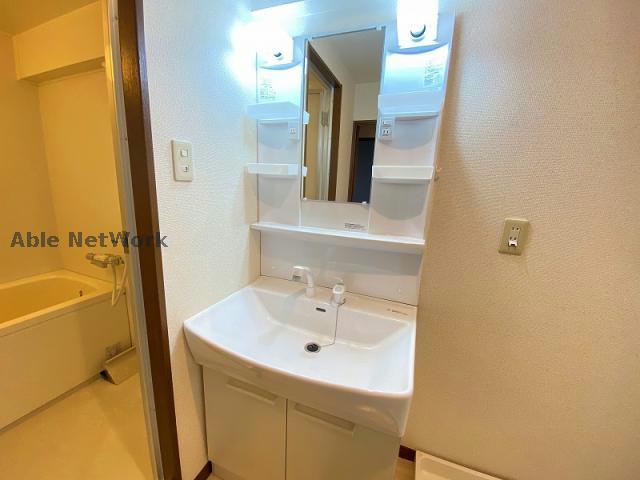 洗面設備　※同物件、別部屋の写真です
