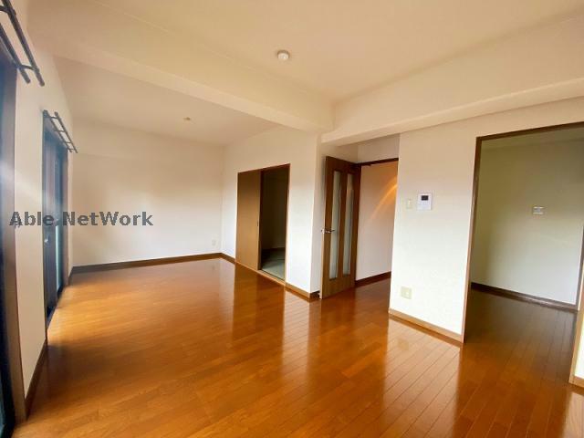 居室・リビング　※同物件、別部屋の写真です