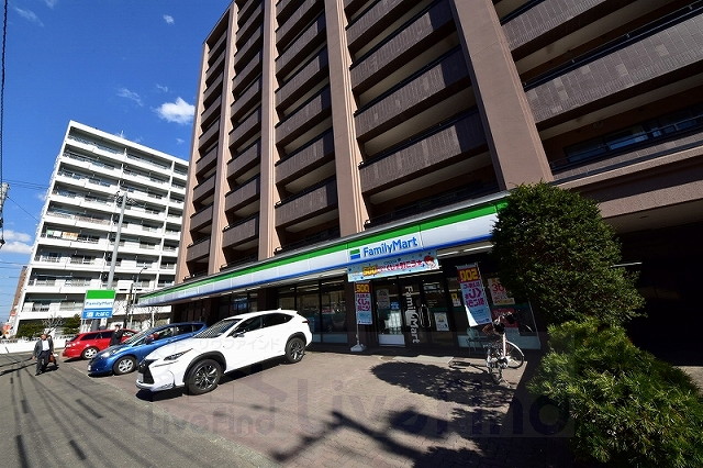 コンビニ　ファミリーマート札幌菊水1条店（コンビニ）まで284m