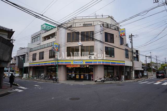 コンビニ　ミニストップ馬橋東口店（コンビニ）まで387m