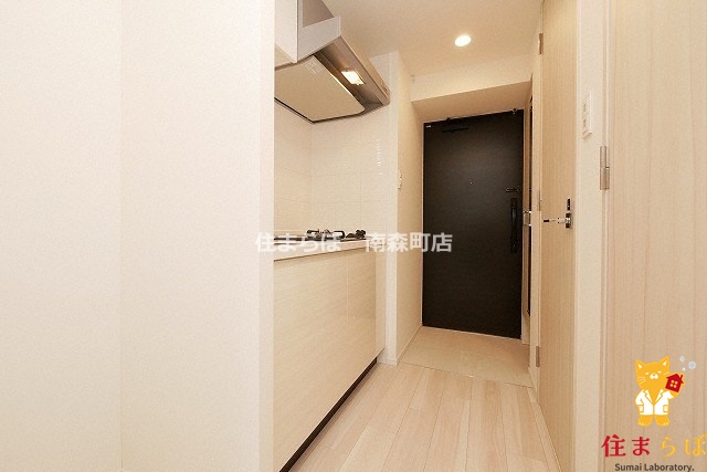 キッチン　「ただの部屋探しじゃない。“あなたの暮らし”探しです。」