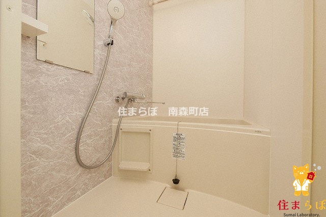 バス・シャワールーム　「見た目じゃなく、心に“しっくりくる”を大切に。」