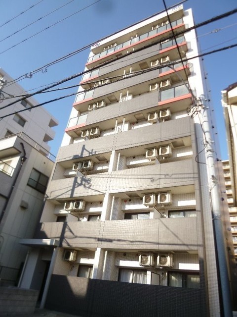 建物外観　８階建ての賃貸マンション