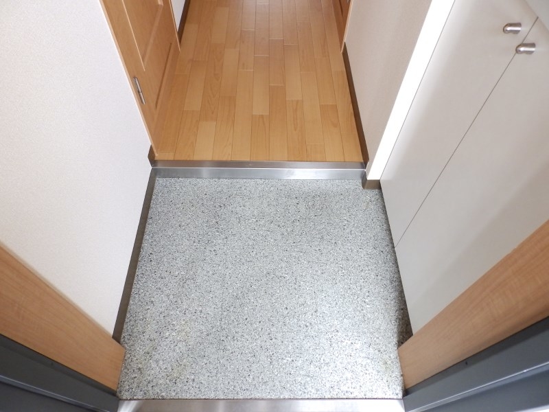 玄関　※同タイプの他のお部屋です