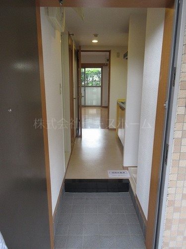 玄関　※別号室参考写真