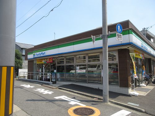 コンビニ　ファミリーマート 練馬桜台店（コンビニ）まで176m