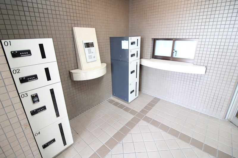 ロビー　不在時にも受け取れる宅配ボックス完備