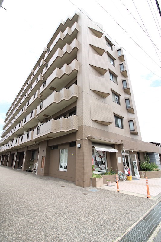 建物外観　生活環境が整っている好立地