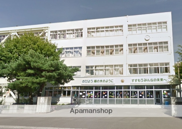 小学校　栄東小（小学校）まで70m