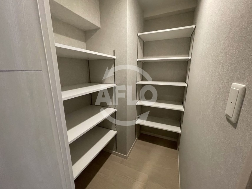 収納　ベイ・グランデ弁天町　シューズインクローゼット