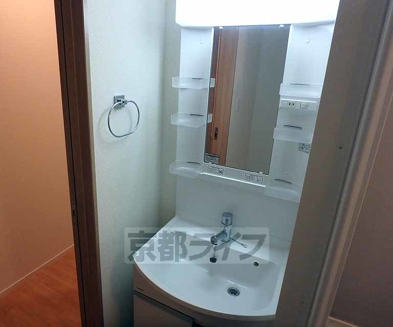 洗面設備　朝の支度はこちらでどうぞ