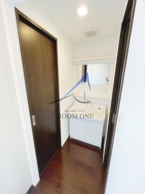 洗面設備　独立洗面台です。