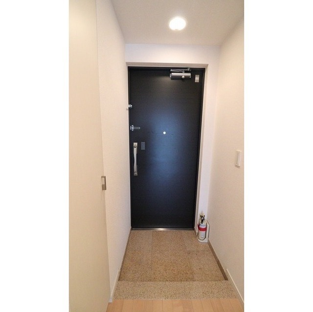 玄関　同タイプ写真　※現況優先