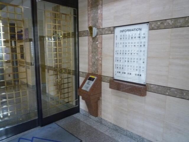 エントランス　オートロックで安心！