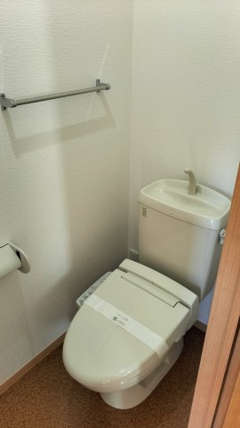 トイレ　落ち着いたトイレです