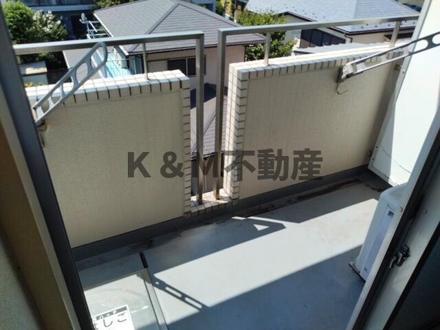 バルコニー　陽当たり良好なバルコニーです