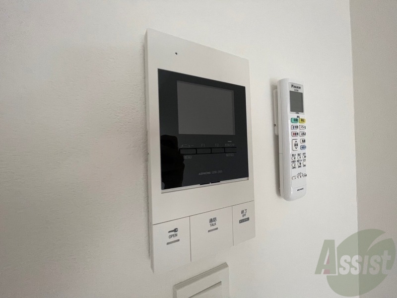 セキュリティ　ＴＶモニター付インターホンです。来客者の顔が見えるので安心！