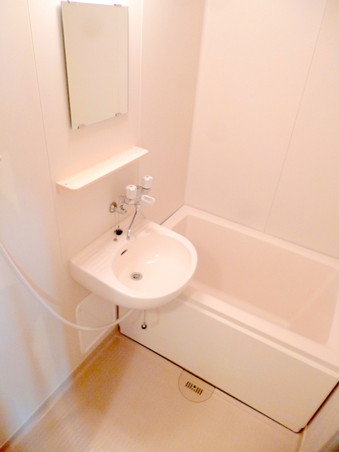 バス・シャワールーム　★洗面台付きのバスルーム★