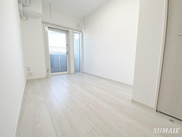 居室・リビング　ホワイトフローリングのお部屋！