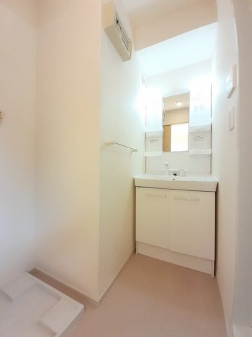 洗面設備　広い洗面スペース