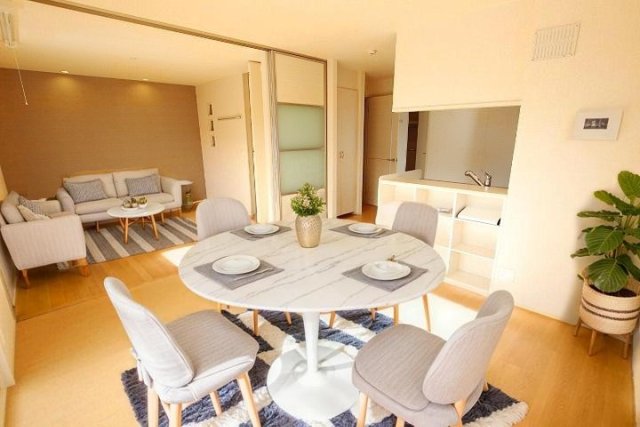 居室・リビング　ＣＧで家具等を配置したもので家具等は含まれません。