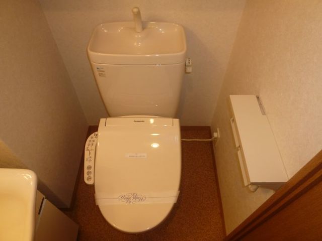 トイレ　温水洗浄便座付