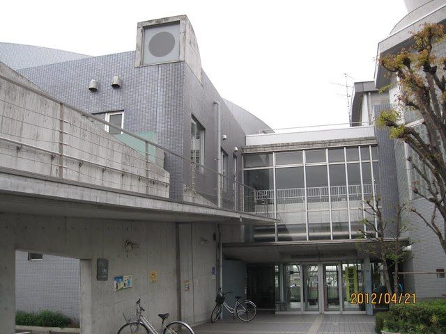 図書館　海老名市立有馬図書館（図書館）まで1300m