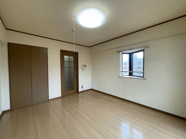 居室・リビング　※現況を優先します。